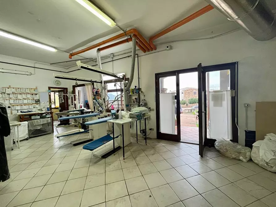 Immagine 11 di Locale commerciale in vendita  in Canniggione Costa Smeralda a Arzachena