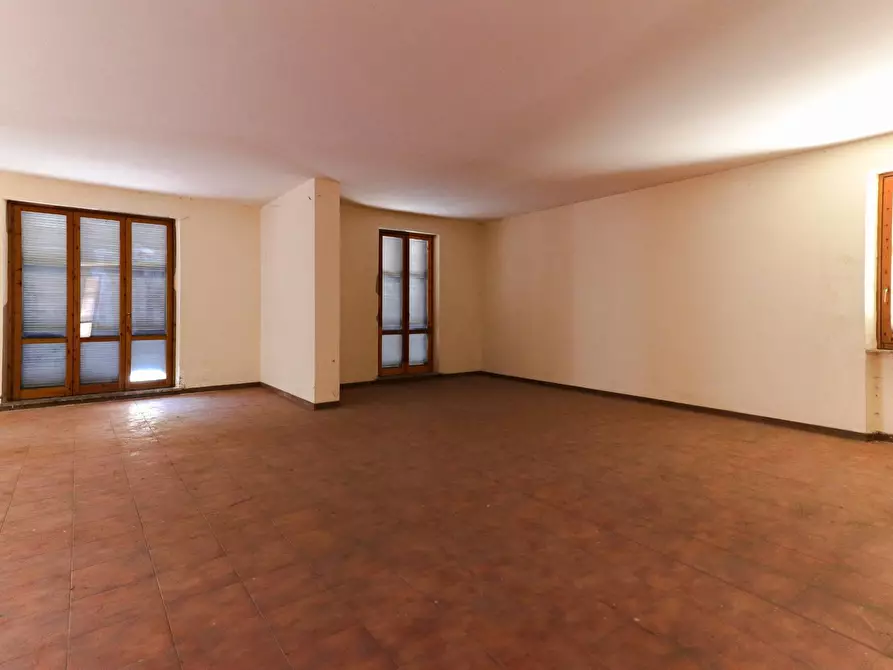 Immagine 12 di Ufficio in vendita  in via Giuseppe Garibaldi 65 a Vallerano