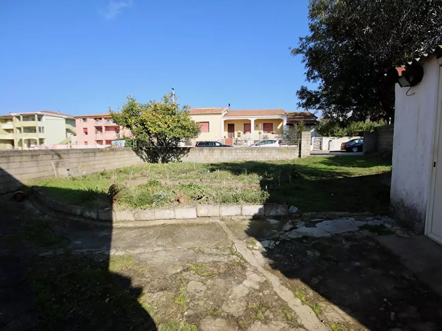 Immagine 9 di Terreno residenziale in vendita  in VIA MONTESSORI 2 a Aggius