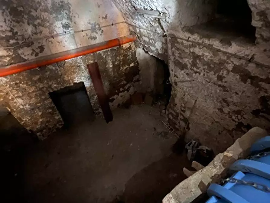 Immagine 21 di Loft/Open space in vendita  in VIA GRAMSCI a San Giorgio A Cremano