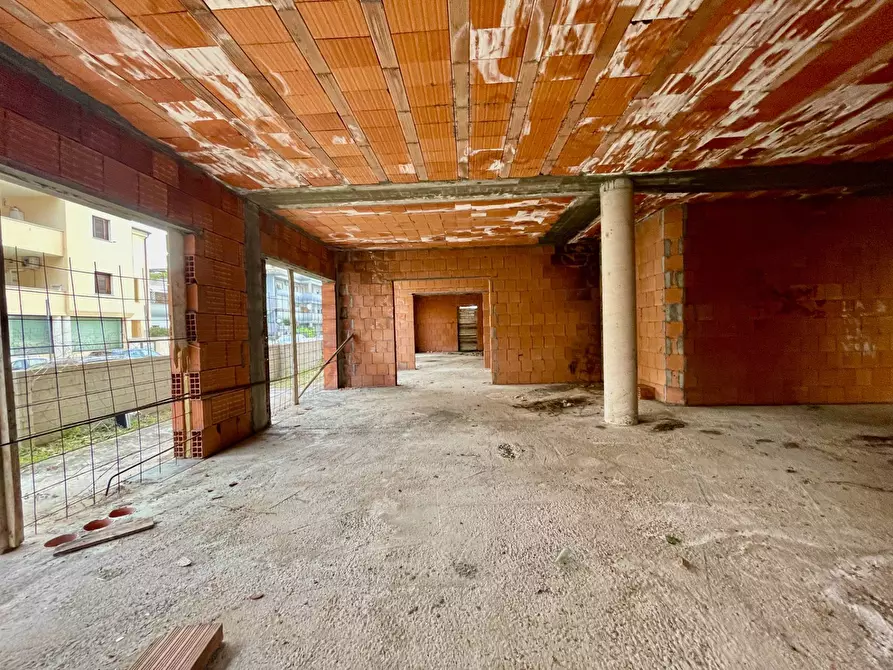 Immagine 5 di Palazzo in vendita  in via roma a Olbia