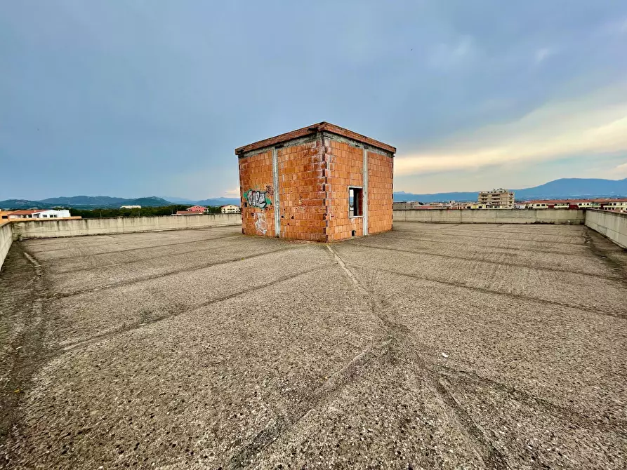 Immagine 18 di Palazzo in vendita  in via roma a Olbia