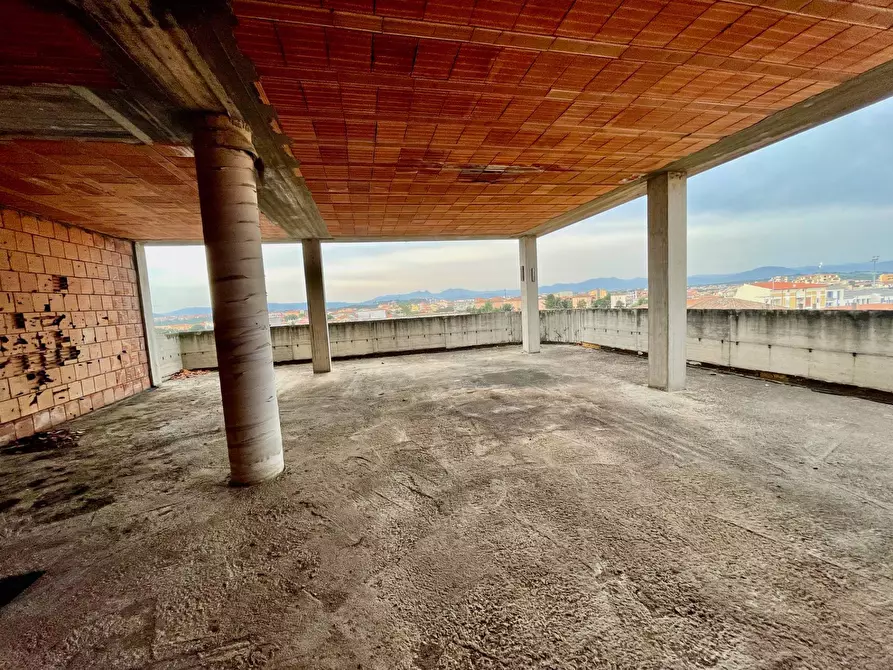 Immagine 20 di Palazzo in vendita  in via roma a Olbia