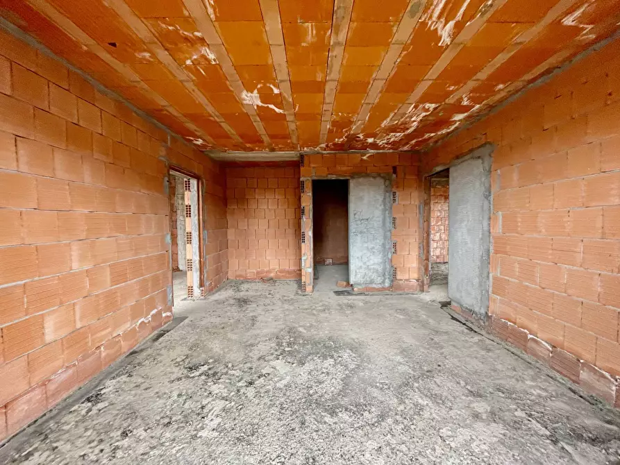 Immagine 23 di Palazzo in vendita  in via roma a Olbia