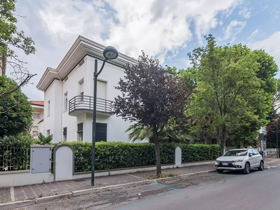 Immagine 2 di Villa in vendita  in Via Leonardo Da Vinci a Cattolica