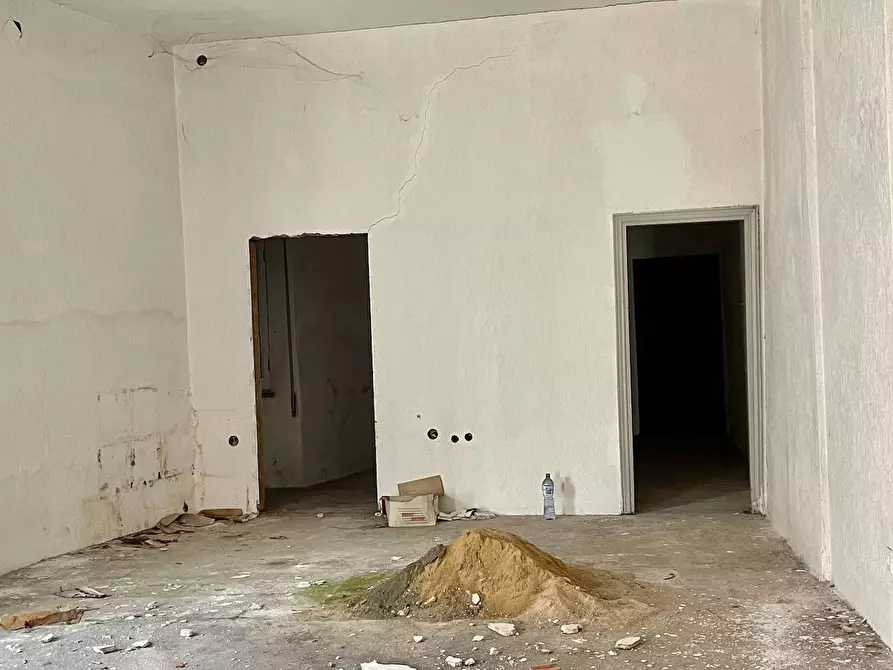 Immagine 4 di Locale commerciale in vendita  in Piazza Fumu Mossa a Aggius