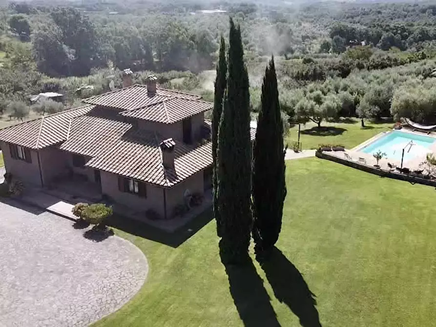 Immagine 3 di Villa in vendita  in Strada Vicinale Valle Rote snc a Bassano In Teverina