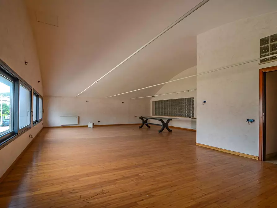 Immagine 4 di Capannone industriale in vendita  in Via Donatello a Civita Castellana