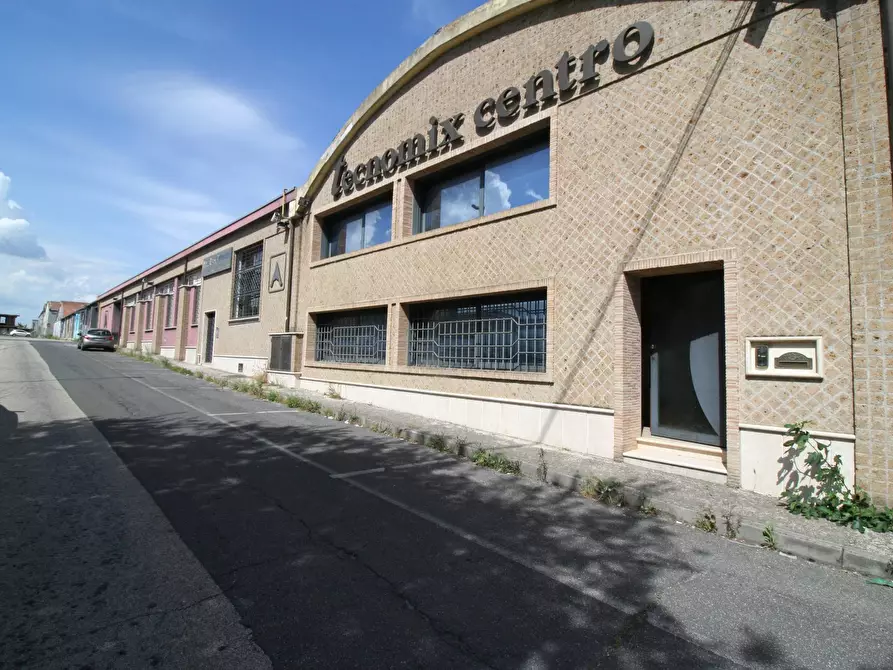 Immagine 2 di Capannone industriale in vendita  in Via Donatello a Civita Castellana