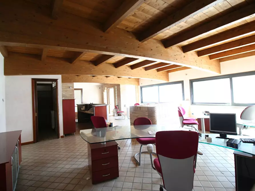 Immagine 6 di Capannone industriale in vendita  in Via Donatello a Civita Castellana