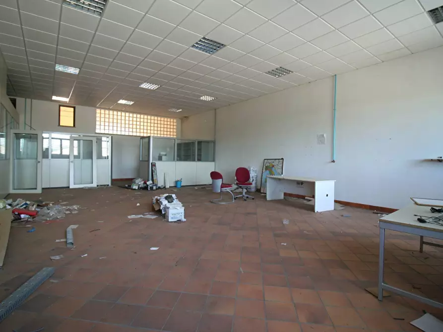 Immagine 11 di Capannone industriale in vendita  in Via Donatello a Civita Castellana