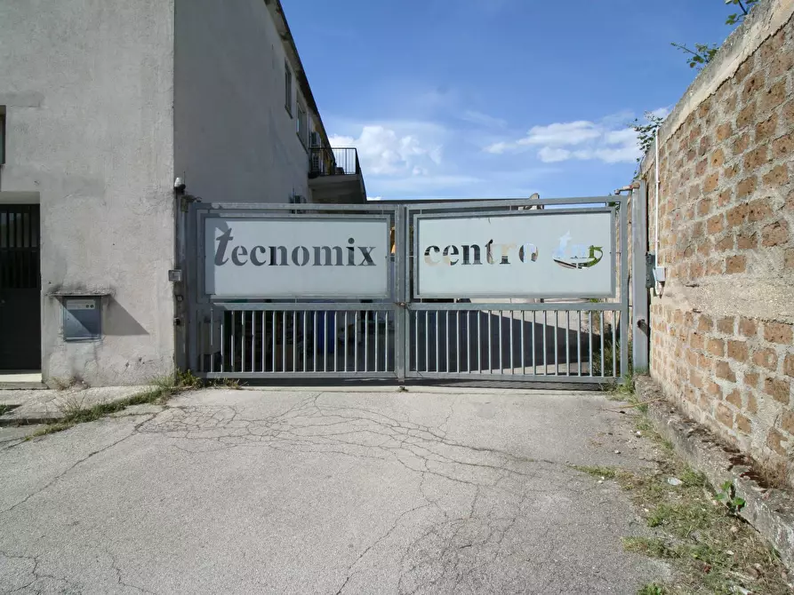 Immagine 14 di Capannone industriale in vendita  in Via Donatello a Civita Castellana