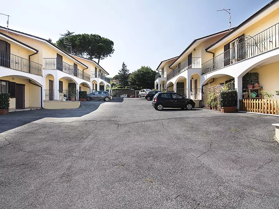 Immagine 1 di Villetta a schiera in vendita  in Via San Giorgio a Fabrica Di Roma