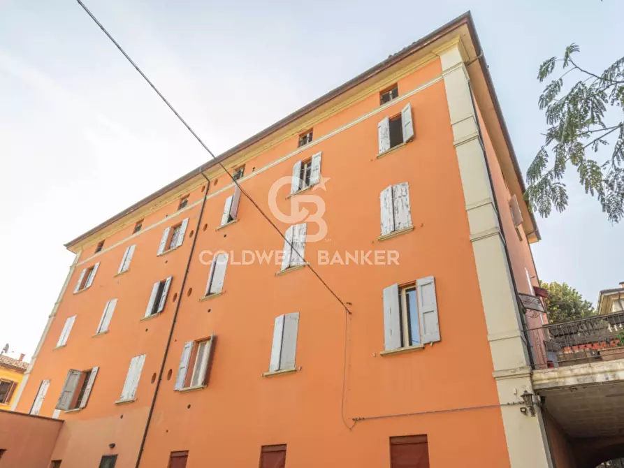 Immagine 1 di Appartamento in vendita  in Via Castiglione 91 a Bologna