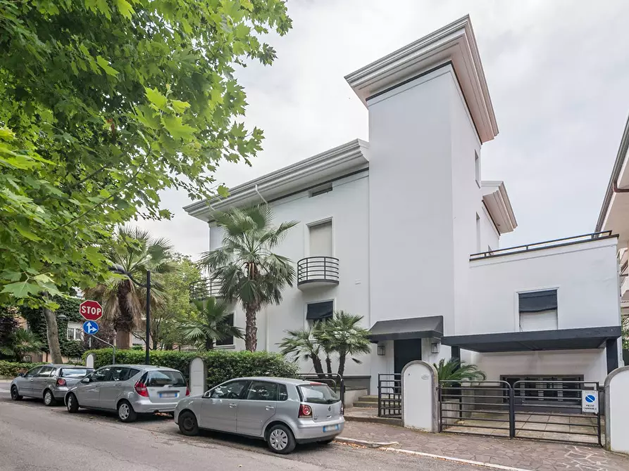 Immagine 40 di Villa in vendita  in Via Leonardo Da Vinci a Cattolica