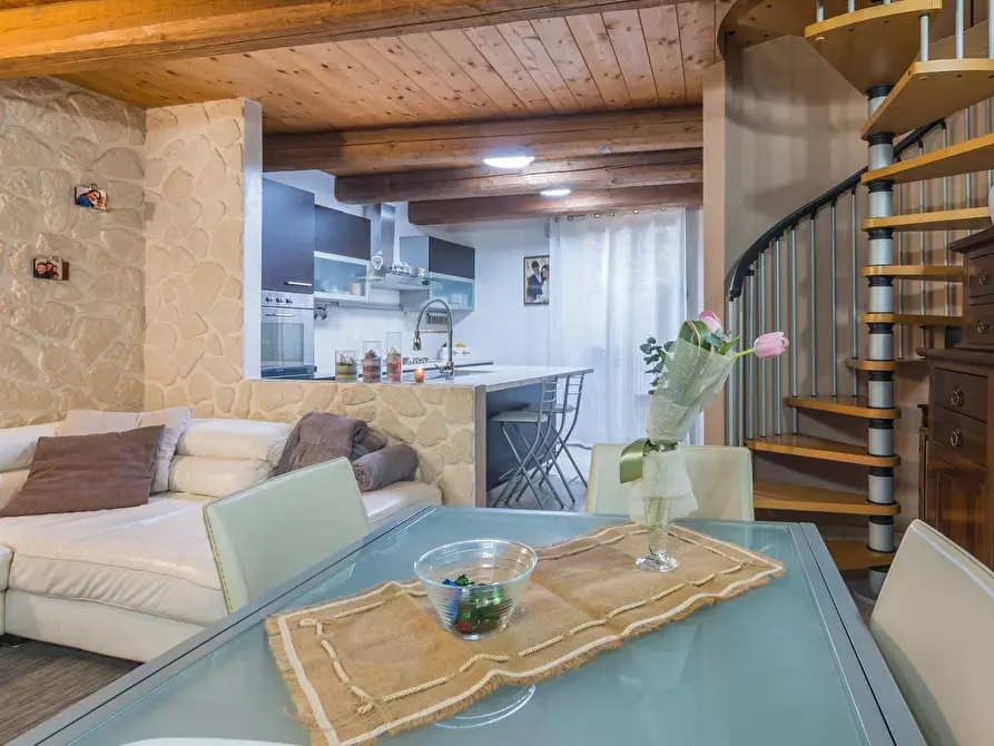 Immagine 1 di Appartamento in vendita  in Santa Maria delle Fabbrecce a Pesaro