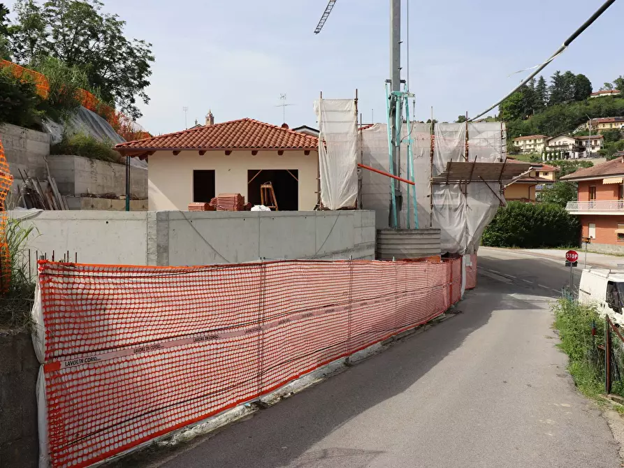 Immagine 27 di Palazzo in vendita  in Via Montà a Monforte D'alba