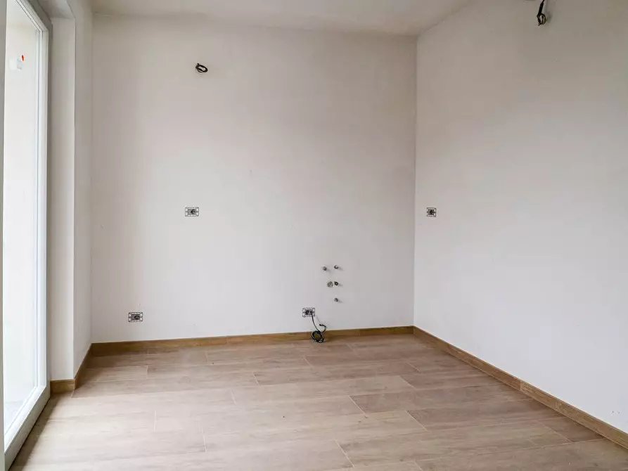 Immagine 7 di Palazzo in vendita  in Via Montà a Monforte D'alba