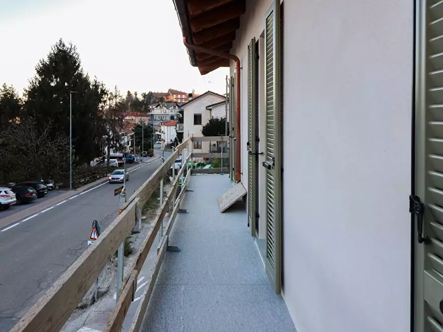 Immagine 12 di Palazzo in vendita  in Via Montà a Monforte D'alba