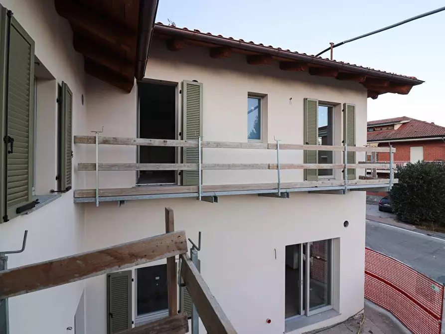 Immagine 24 di Palazzo in vendita  in Via Montà a Monforte D'alba