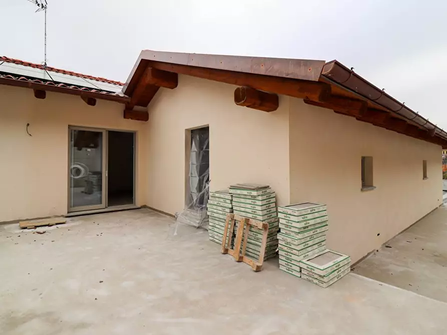 Immagine 15 di Palazzo in vendita  in Via Montà a Monforte D'alba