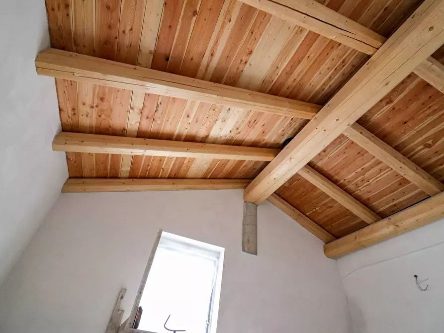 Immagine 11 di Palazzo in vendita  in Via Montà a Monforte D'alba