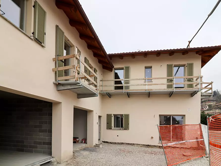 Immagine 23 di Palazzo in vendita  in Via Montà a Monforte D'alba