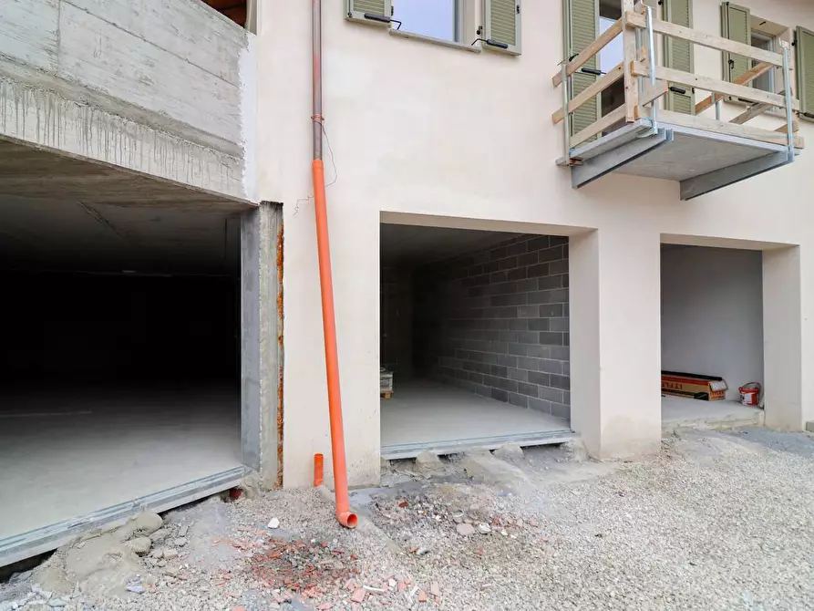 Immagine 20 di Palazzo in vendita  in Via Montà a Monforte D'alba