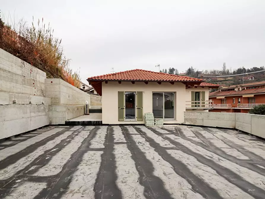 Immagine 18 di Palazzo in vendita  in Via Montà a Monforte D'alba