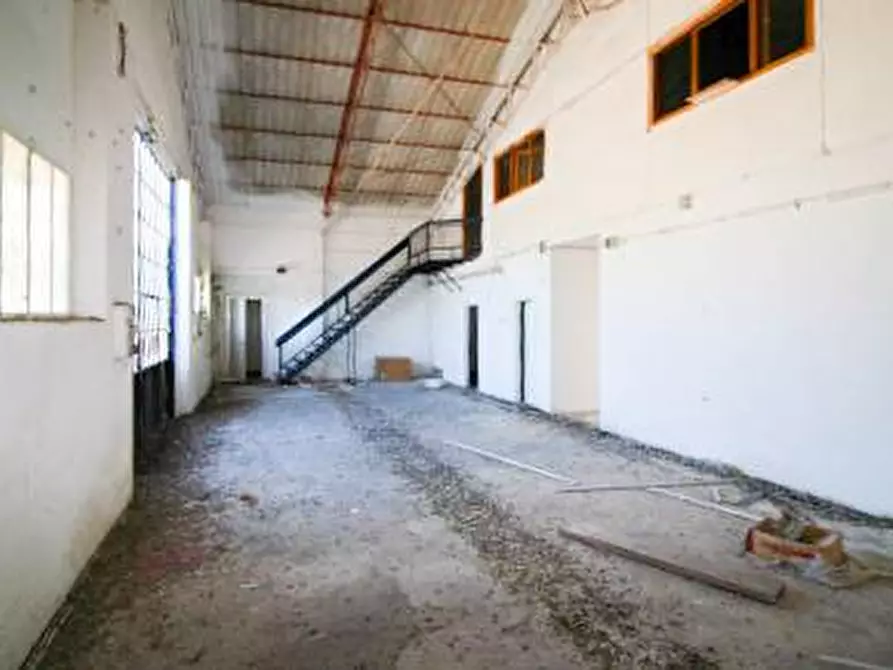 Immagine 3 di Capannone industriale in vendita  in Strada 151 Ortana snc a Soriano Nel Cimino