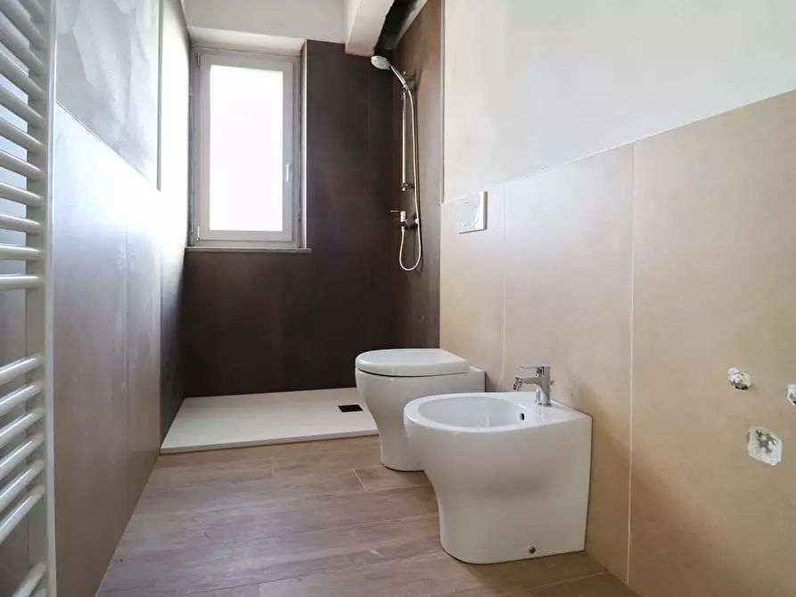 Immagine 10 di Palazzo in vendita  in Via Montà a Monforte D'alba