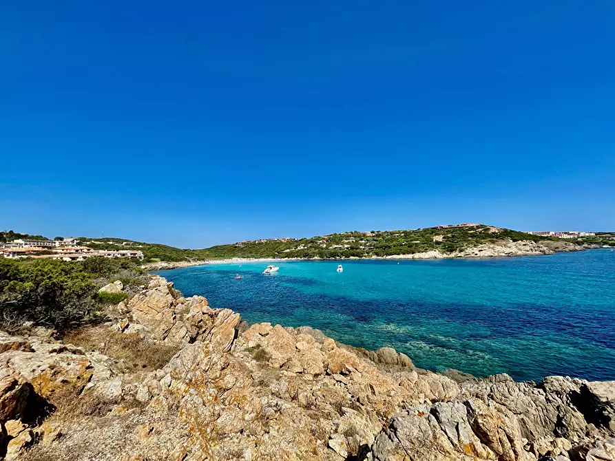 Immagine 7 di Appartamento in vendita  in Cala de Flores Porto Cervo Costa Smeralda snc a Arzachena