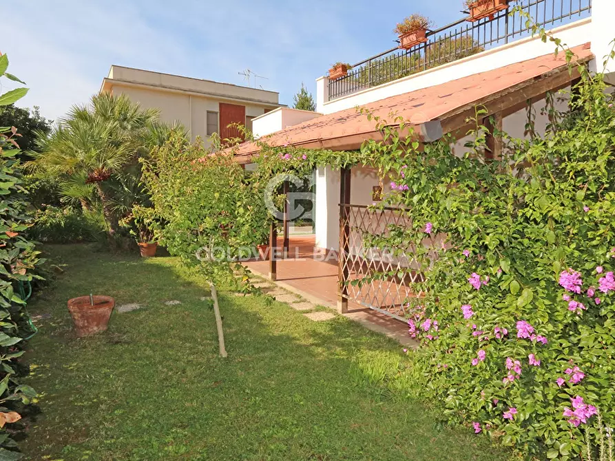 Immagine 1 di Villa in vendita  in Via Cariddi 13 a Tarquinia