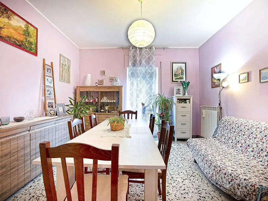 Immagine 1 di Appartamento in vendita  in Via Guglielmo Marconi a Sutri