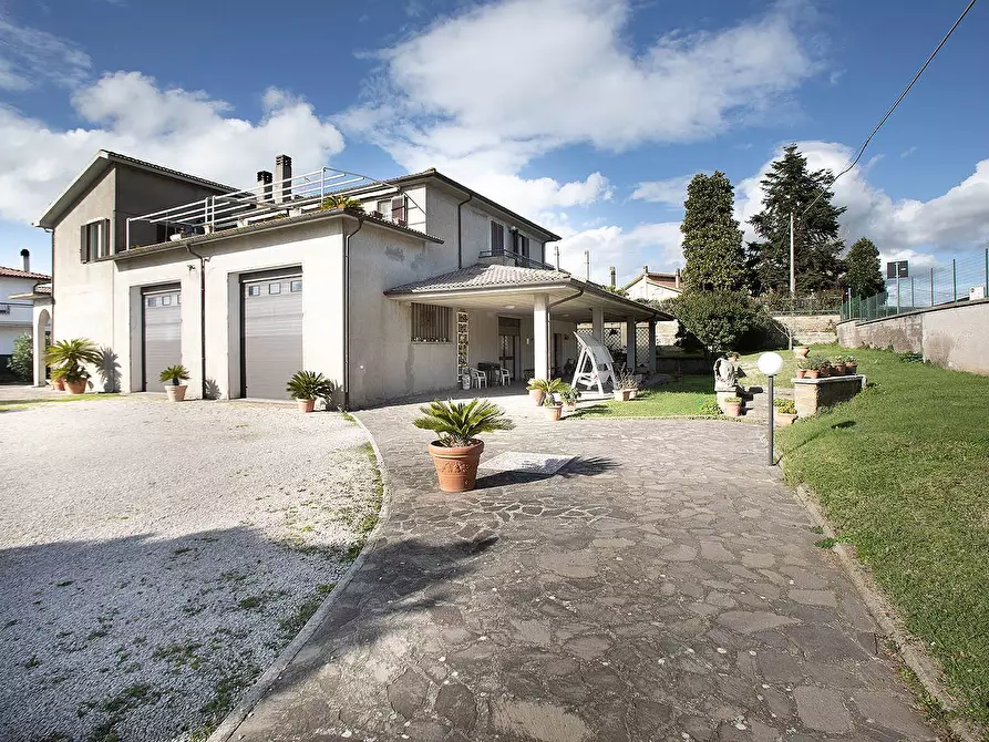 Immagine 1 di Villa in vendita  in Pietro Nenni a Canino