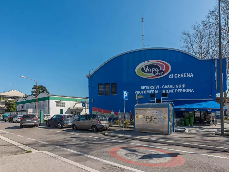 Immagine 1 di Attività commerciale in vendita  in Via del mare a Cesena