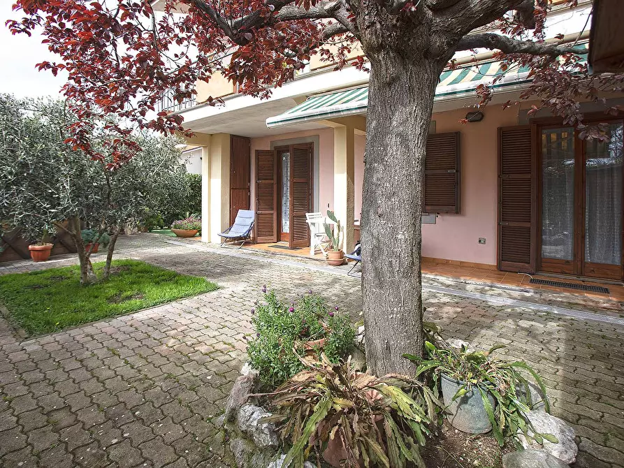 Immagine 1 di Villa in vendita  in Via Angiolino Zampi a Viterbo