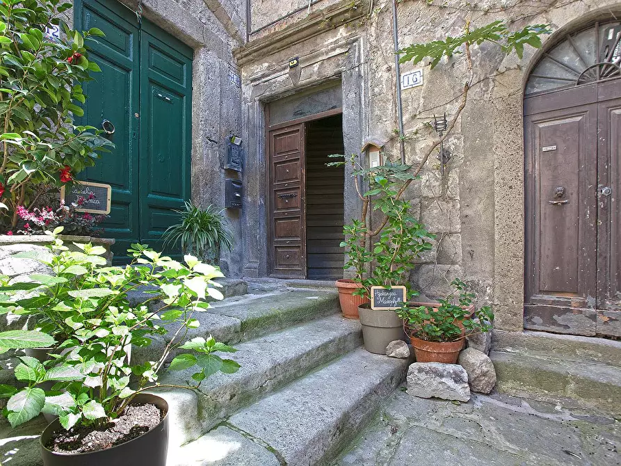 Immagine 1 di Appartamento in vendita  in Via di Vallecupa a Viterbo