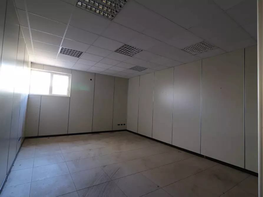 Immagine 4 di Capannone industriale in vendita  in Strada 151 Ortana snc a Soriano Nel Cimino