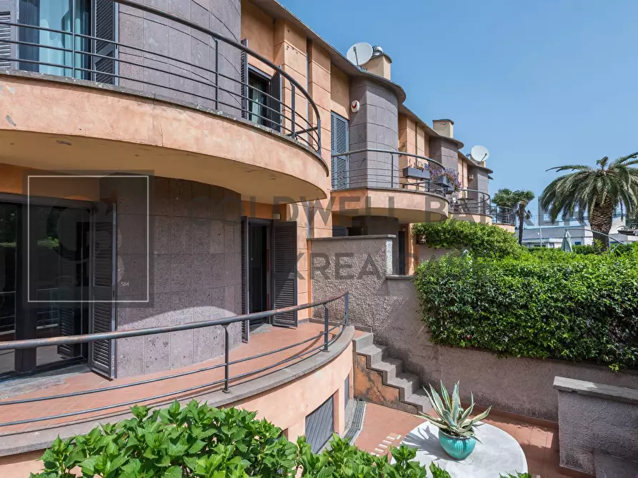 Immagine 33 di Villa in vendita  in Via Leonardo Sciascia 14 a Ciampino