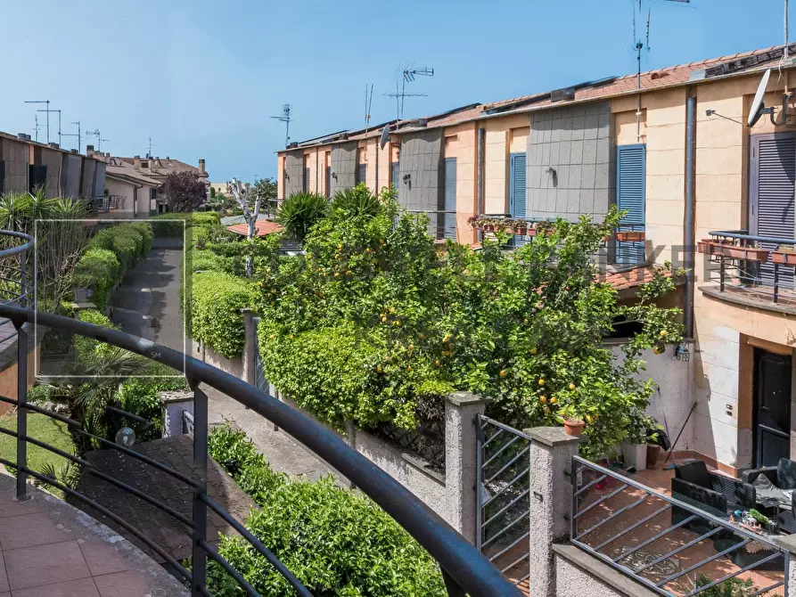 Immagine 37 di Villa in vendita  in Via Leonardo Sciascia 14 a Ciampino