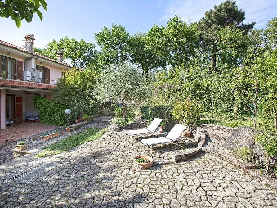 Immagine 1 di Villa in vendita  in Strada Sammartinese a Viterbo