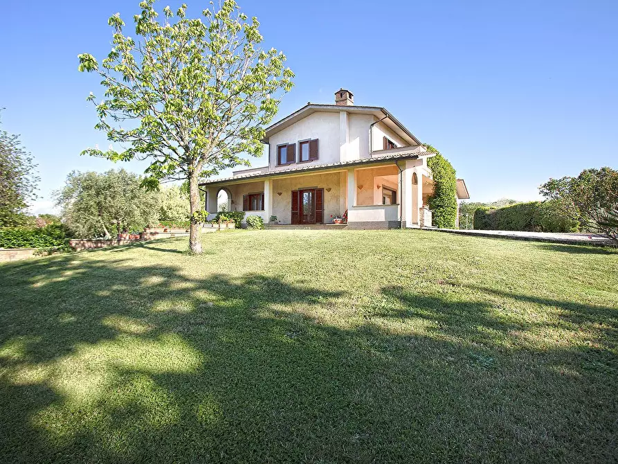 Immagine 1 di Villa in vendita  in Contrada San Pietro a Soriano Nel Cimino