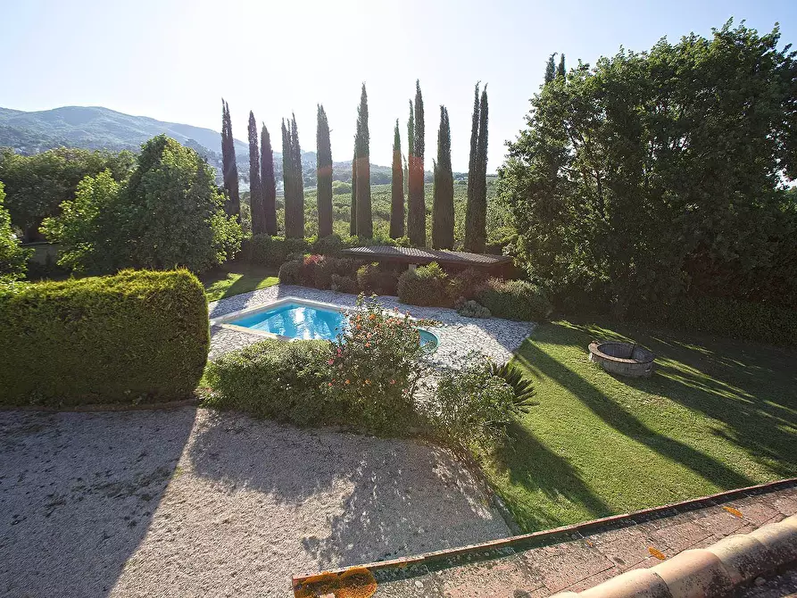 Immagine 1 di Villa in vendita  in Contrada San Pietro a Soriano Nel Cimino