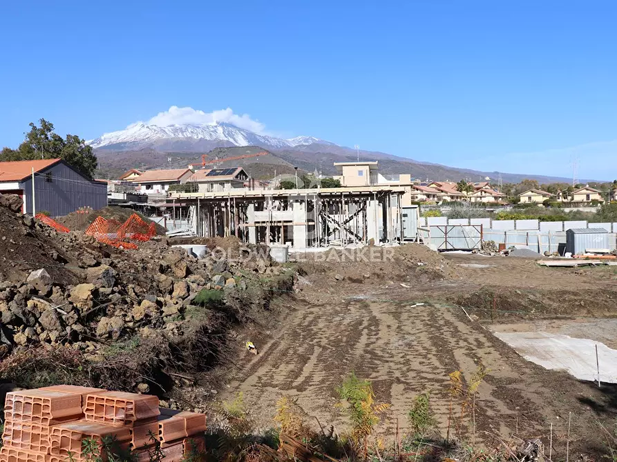 Immagine 1 di Villa in vendita  in via Mario Rapisardi a Aci Sant'antonio