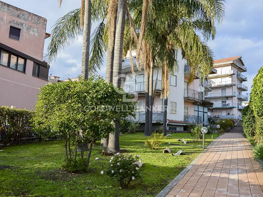 Immagine 2 di Appartamento in vendita  in via Gozzano 12 a Acireale