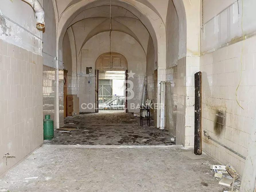 Immagine 2 di Locale commerciale in affitto  in Piazza Odigidria 4/5 a Acireale