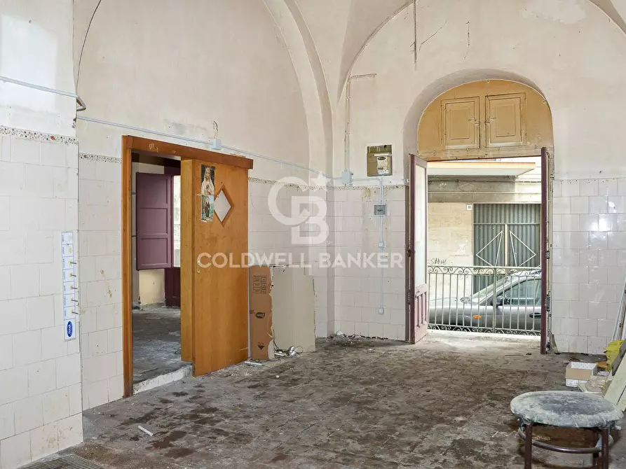 Immagine 3 di Locale commerciale in affitto  in Piazza Odigidria 4/5 a Acireale