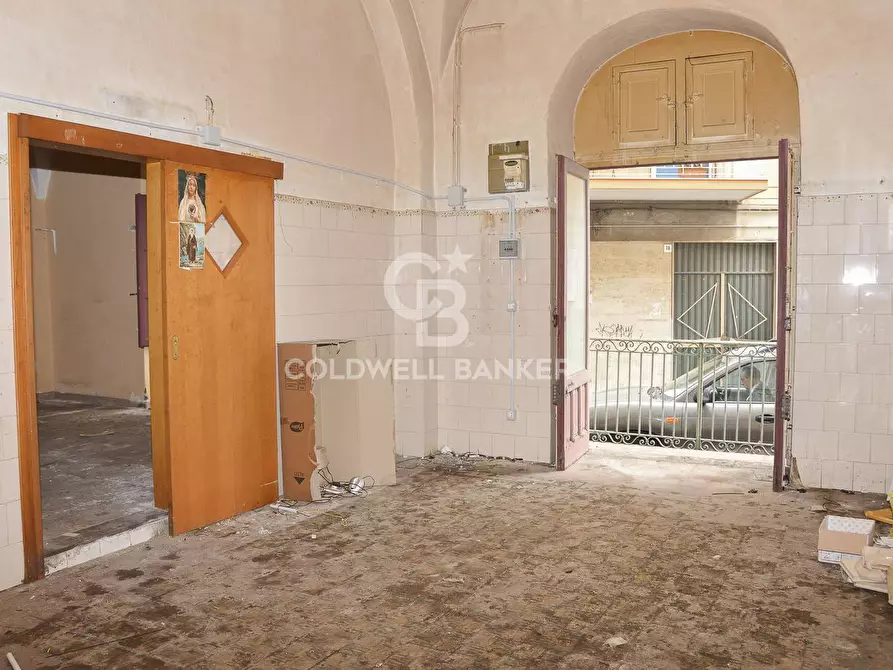 Immagine 11 di Locale commerciale in affitto  in Piazza Odigidria 4/5 a Acireale