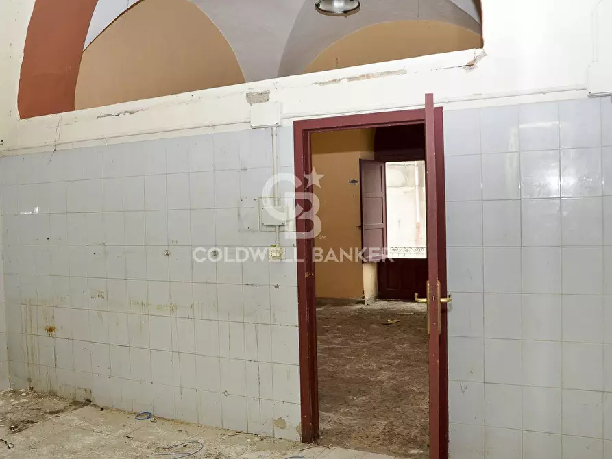 Immagine 14 di Locale commerciale in affitto  in Piazza Odigidria 4/5 a Acireale